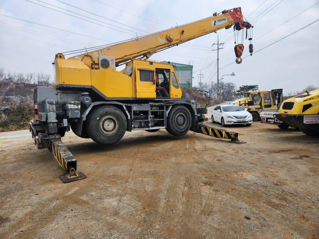 Komatsu PC490LC-11 Excavator